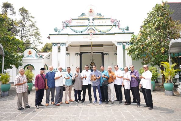Kunjungan Wisata Kedaton Keraton Yogyakarta Untuk Peringati Hari Ulang Tahun Ke-80 Sri Sultan Hamengkubuwana X